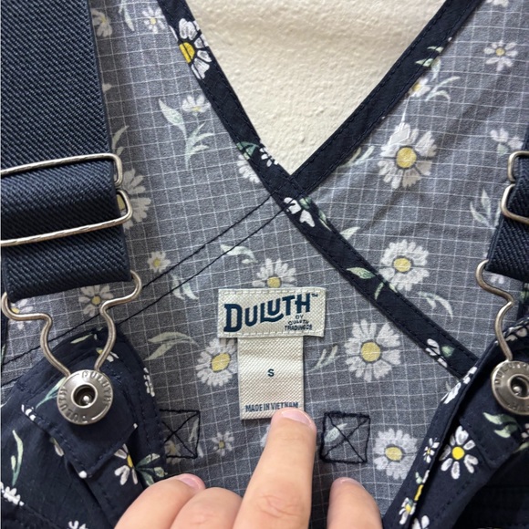 Duluth Trading Co Heirloom gardening bib overalls shortalls size small daisy - Picture 8 of 8